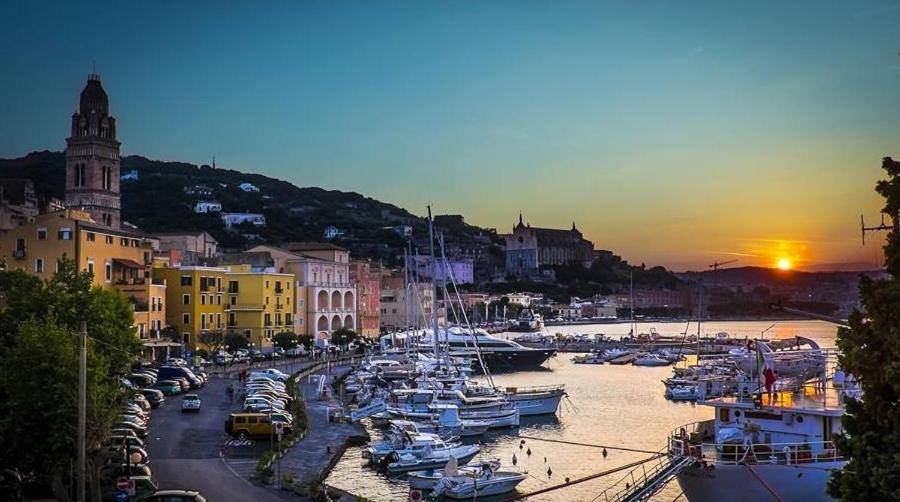 Oltre Il Mare Guest House Gaeta Dış mekan fotoğraf