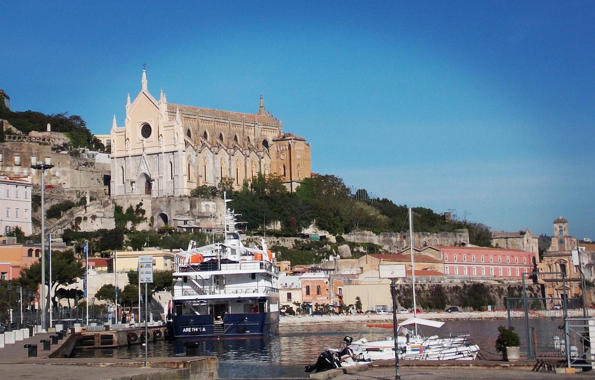 Oltre Il Mare Guest House Gaeta Dış mekan fotoğraf